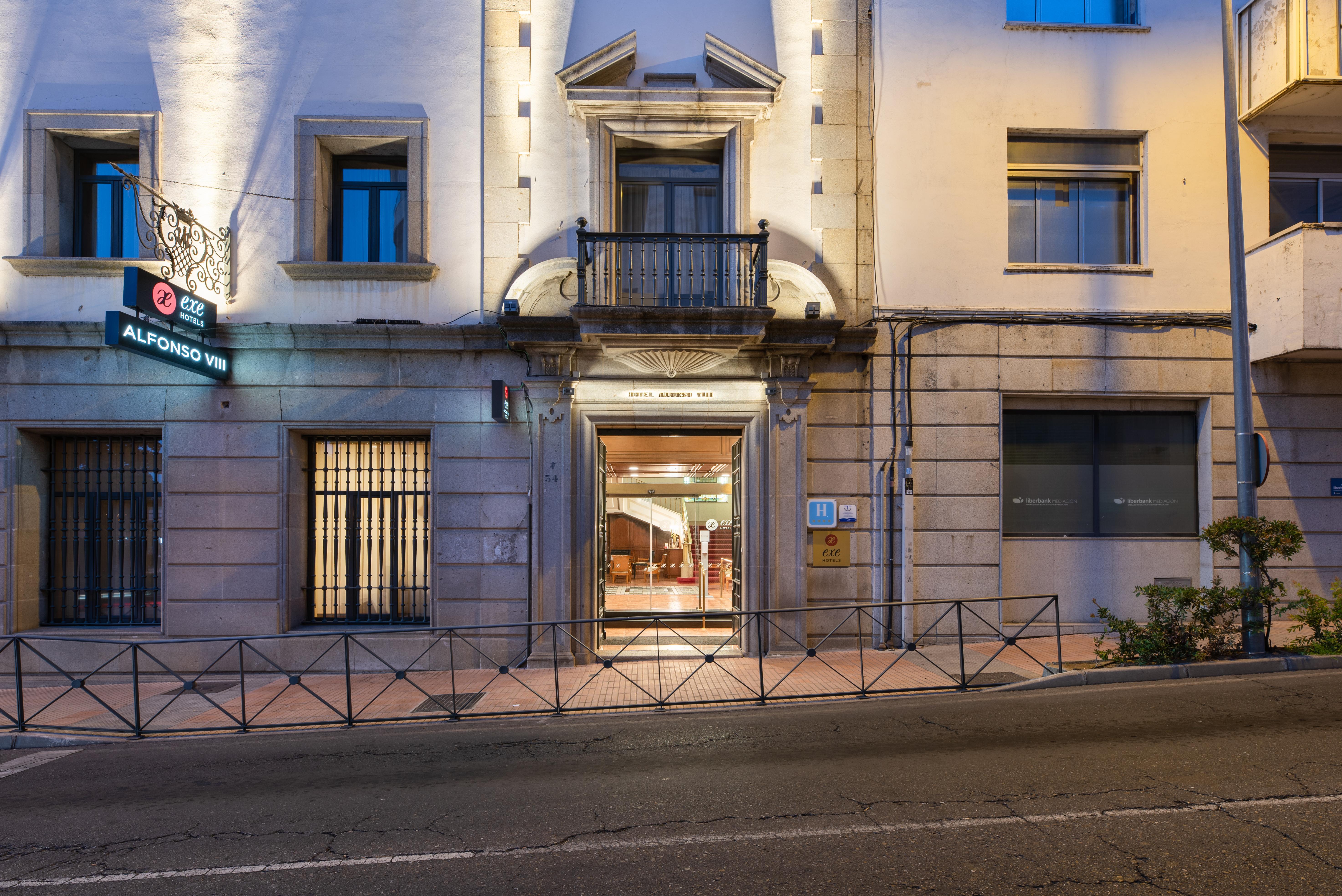 Exe Alfonso VIII Hotel Plasencia Exterior foto